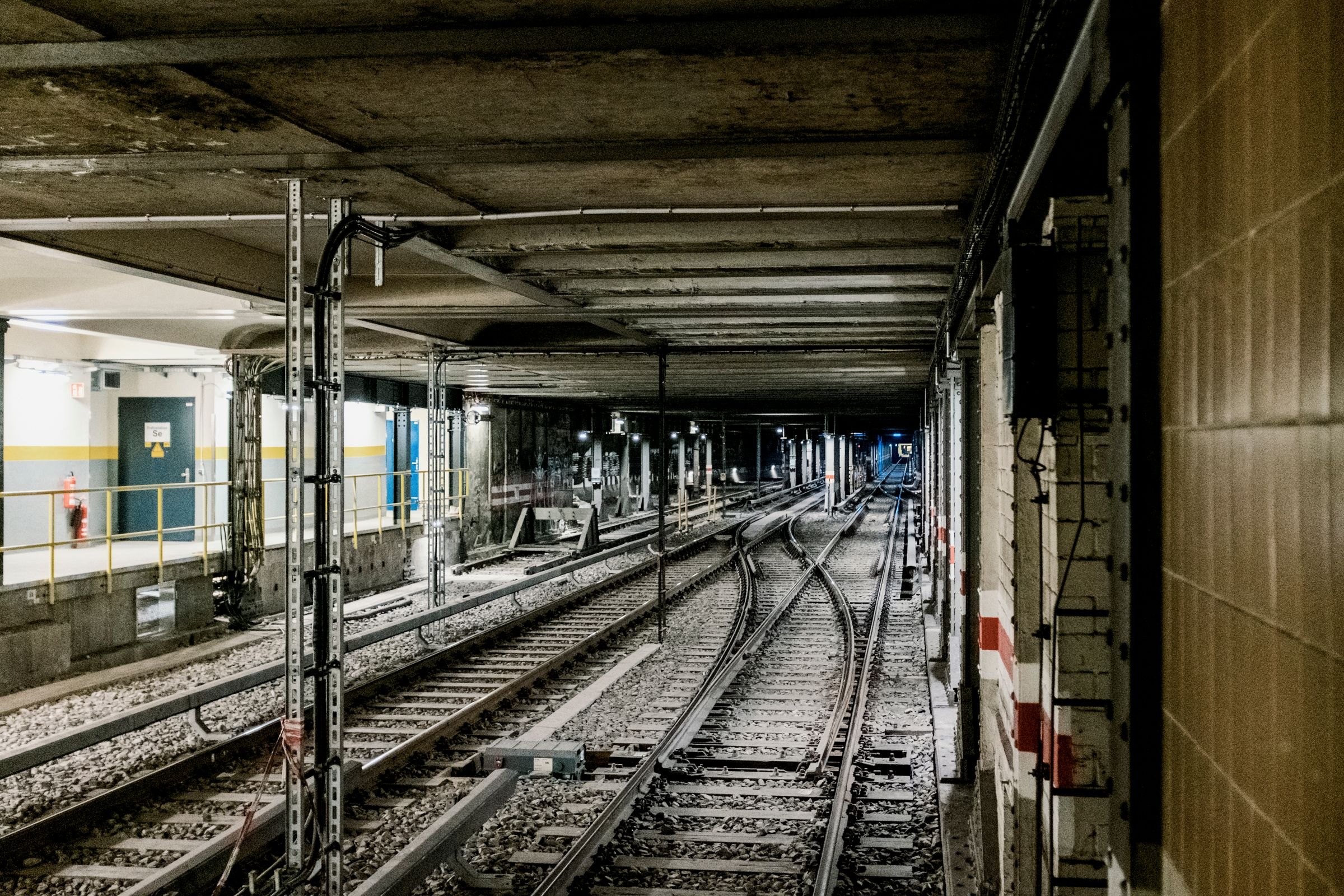Gleise im Tunnel der Berliner U-Bahn